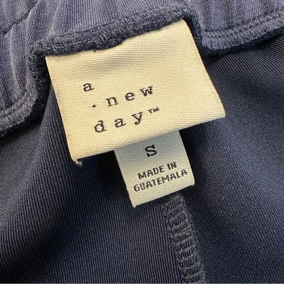 Like New! A New Day High Rise Full Jogger Wide Pants Blue Softstreme Sandwash - Picture 9 of 12